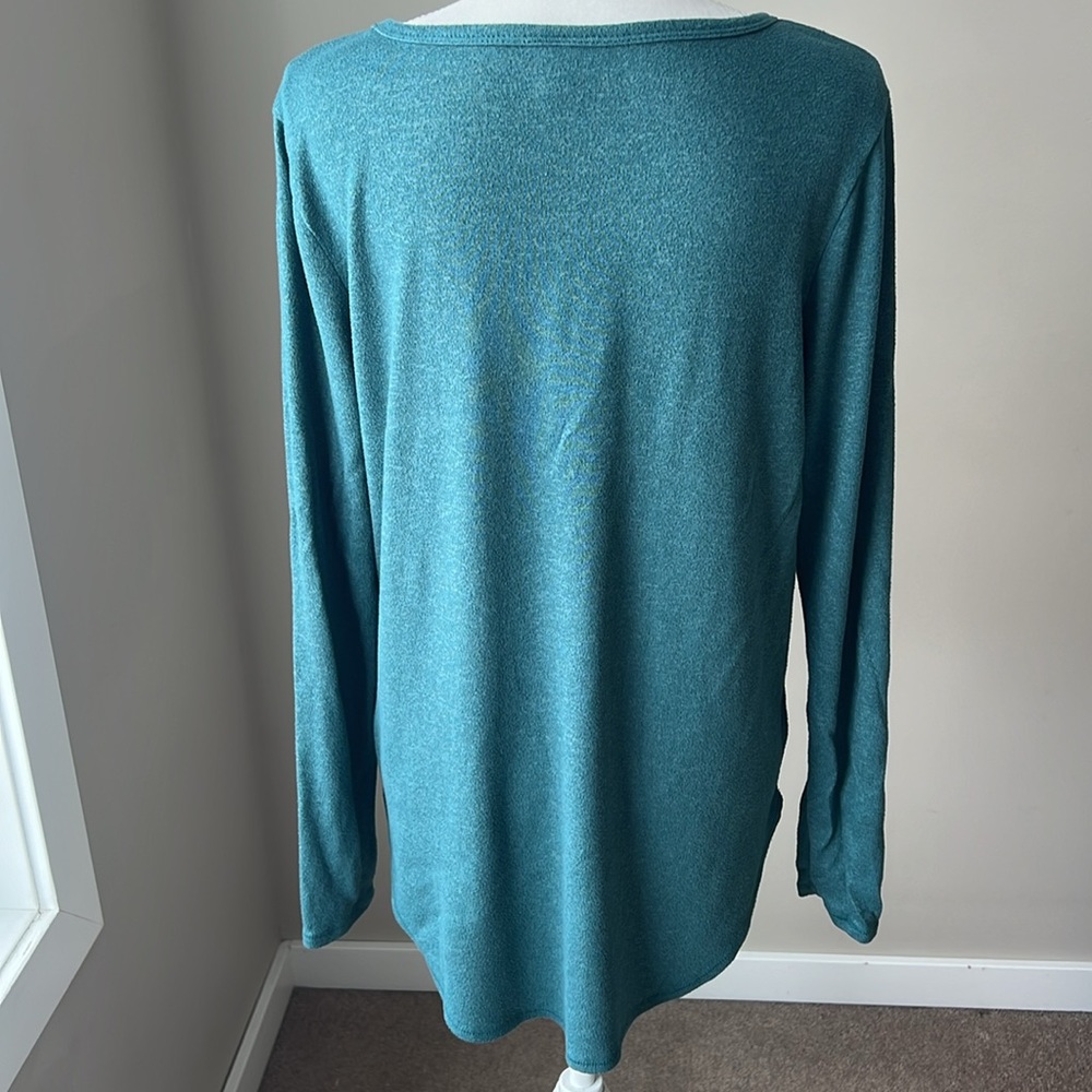 Old Navy Long Sleeve Top - Picture 9 of 12